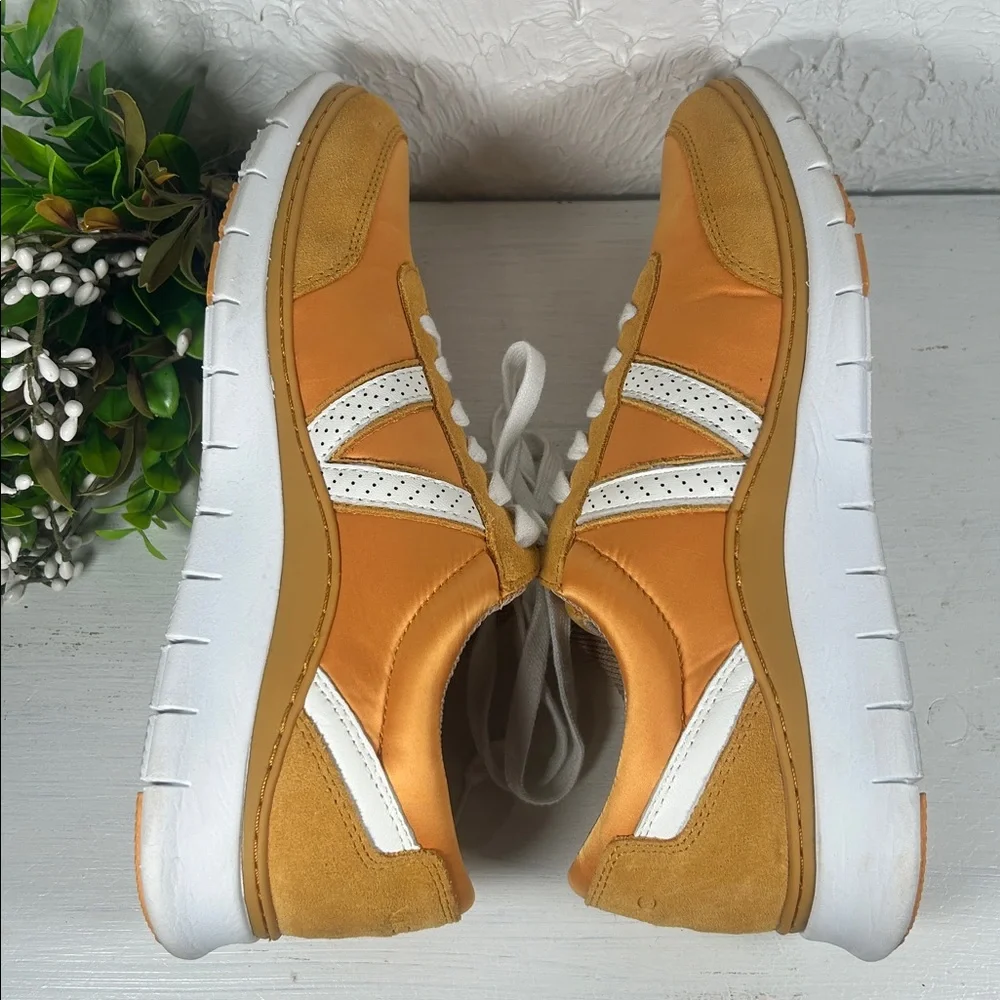 Vionic Nana Satin Orange White Women's Sneakers Suede Satin Athletic Shoe Size 7